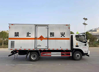 魏都爆破器材运输车