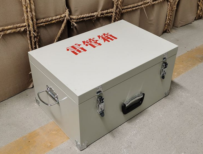 魏都如何正确使用爆破物品存放柜炸药箱等？