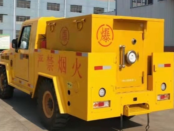 魏都凯龙爆破器材运输车:保障爆破任务的安全运行